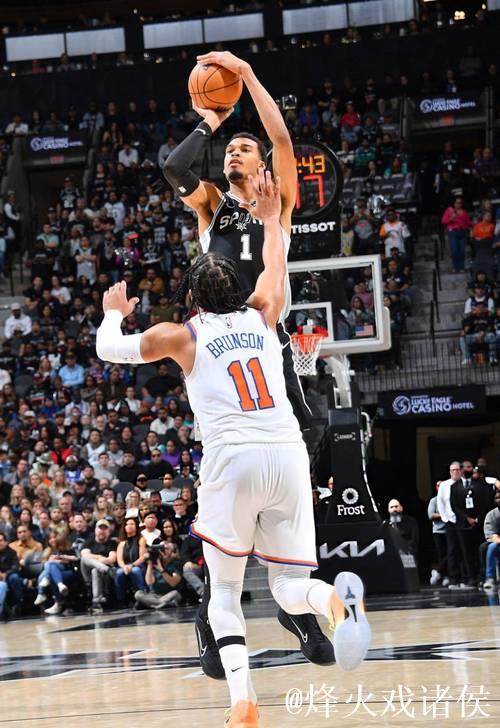 文班亚马31+13尚帕尼11记三分 马刺险胜尼克斯